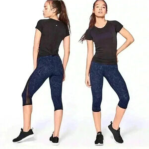 Women’s Lululemon Train Times Crop 17” Size 6 Nouveau Mach Blue Black